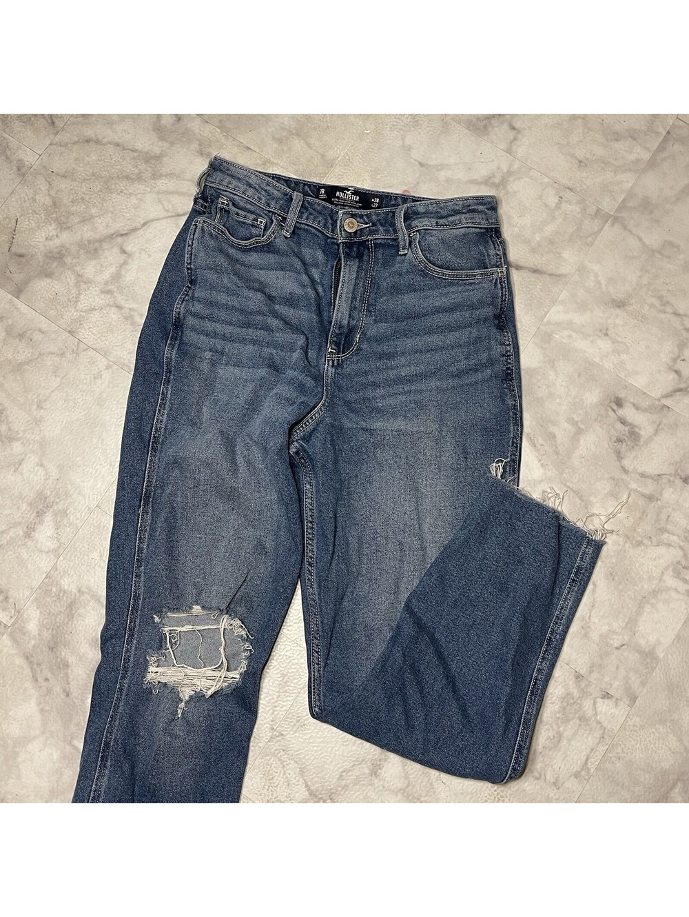 Hollister Ultra High Rise Distressed Mom Jean W 28 L 27 Straight